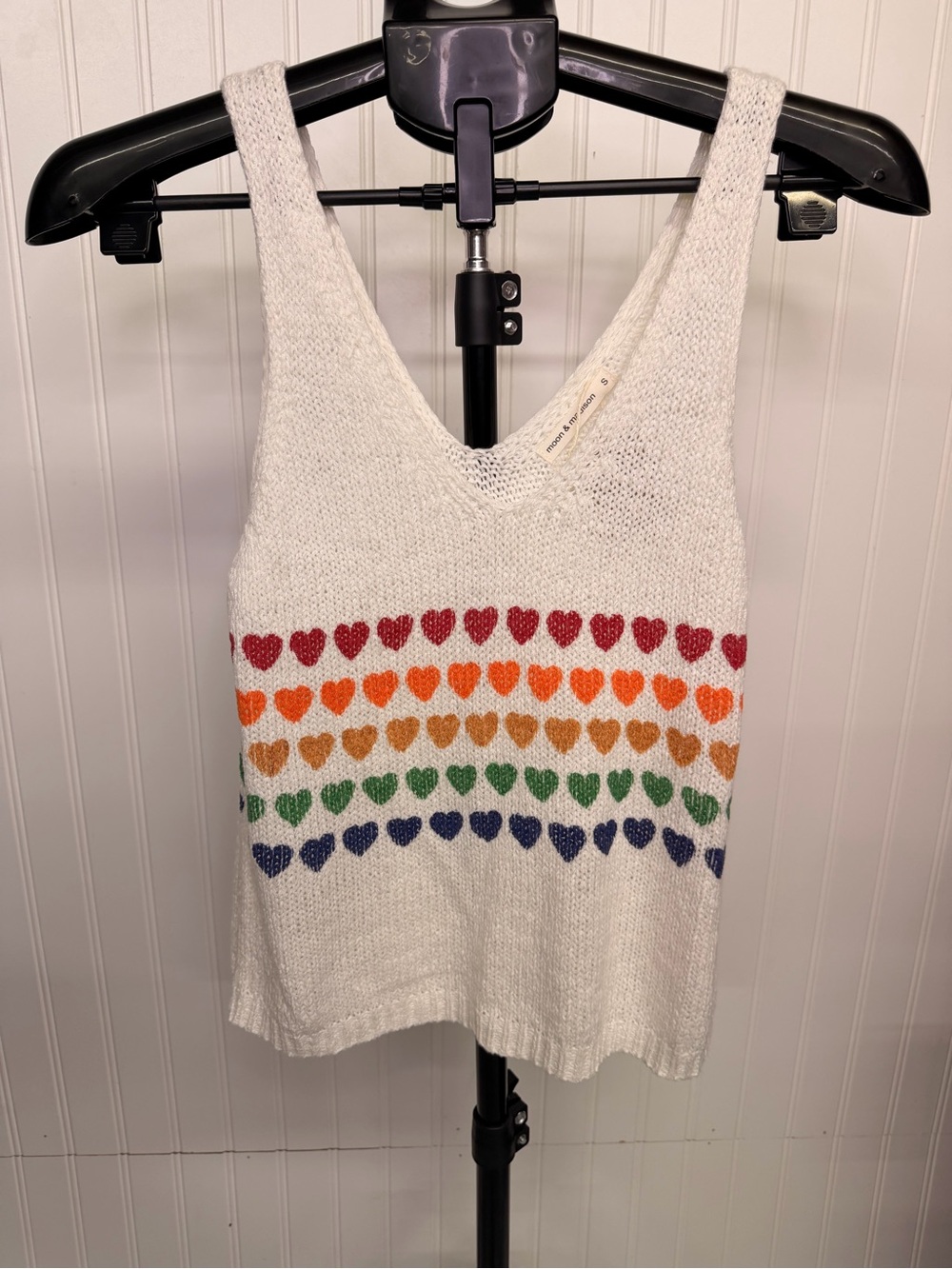 moon & madison White Knit V-Neck Tank with Rainbow Heart Rows